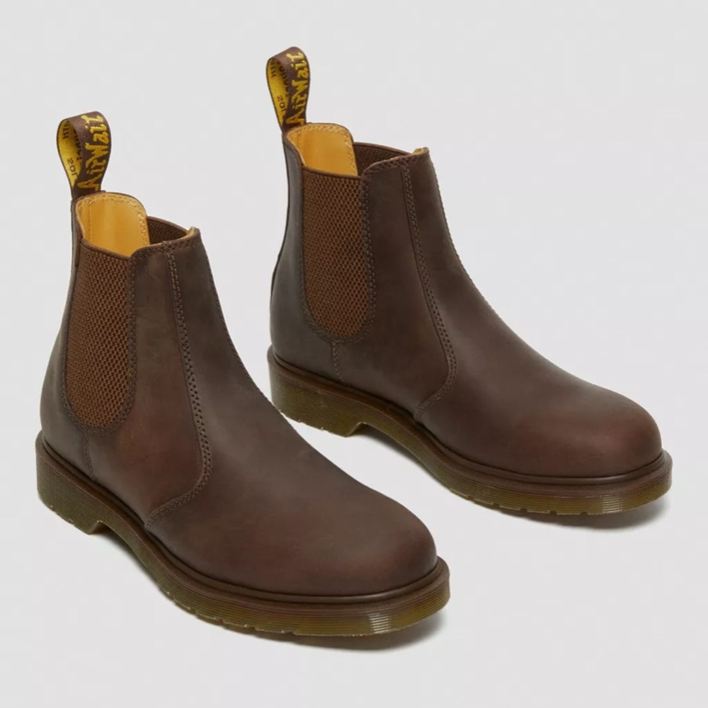 Dr. Martens 2976 Crazy Horse Leather Chelsea Boot, Size 9 - Picture 2 of 11